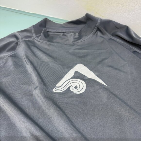 Kanu Surf Men's 2XL Long Sleeve Rash Guard UPF 50+ platinum gray NEW - Picture 2 of 5